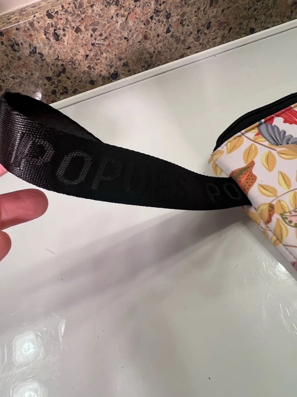 Popups Floral Computer Sleeve Bag Carrier Neoprene 11”x15” Zips Close
